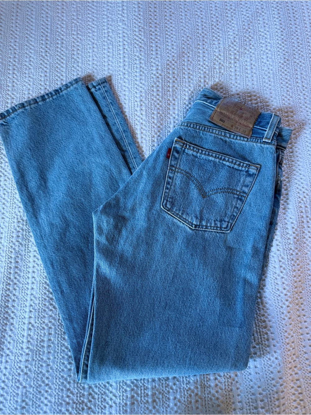 Levi's 501 Classic Men's Blue Denim Jeans - Straight Fit size 28